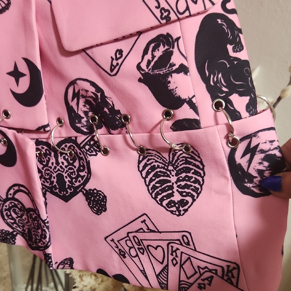 AKIRA Pink Blazer with Black Motifs - Picture 3 of 5